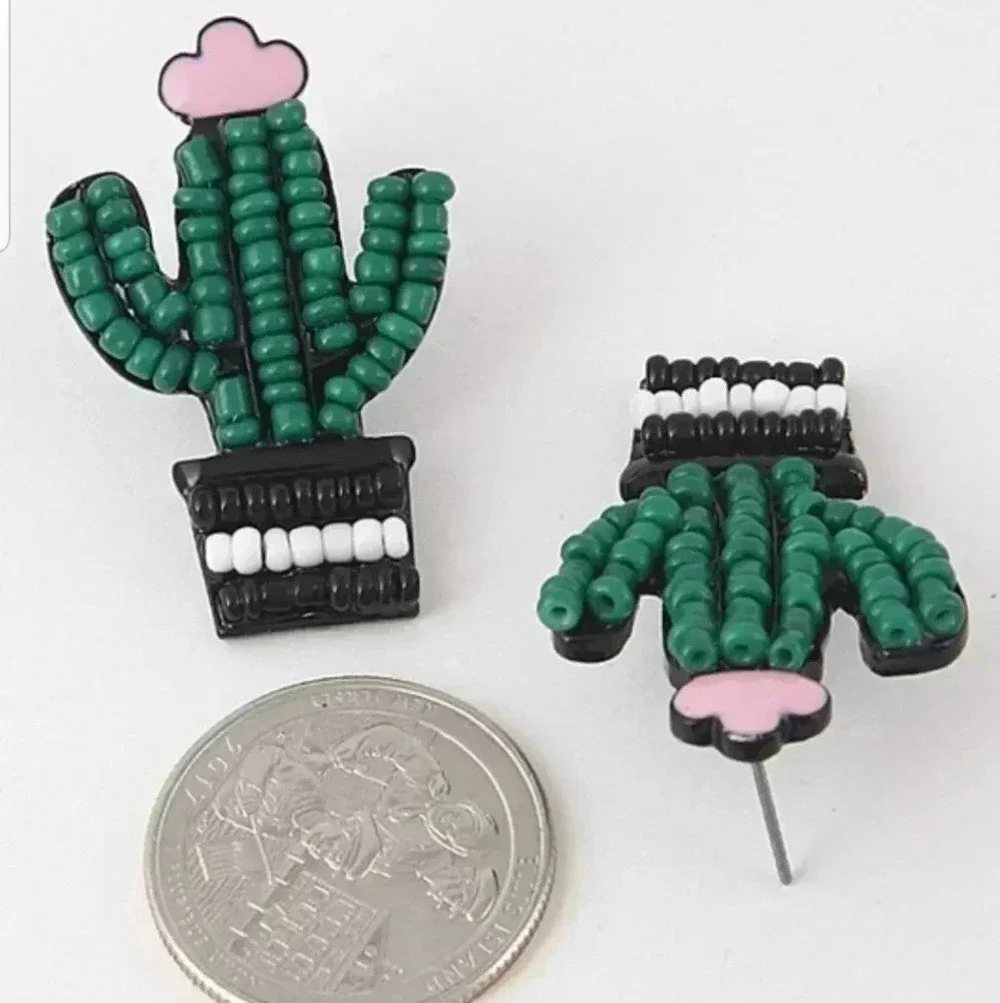 N/A cactus earrings